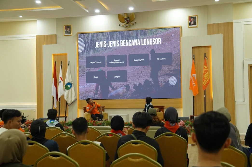 SINAR (Sinau Bareng Relawan)