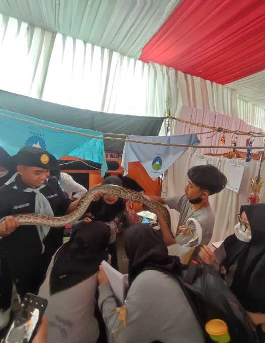 Dokumentasi partisipasi WAPALA Telkom University Purwokerto dalam kegiatan UKM Expo sebagai ajang memperkenalkan organisasi, kegiatan, serta semangat kepencintaalaman kepada mahasiswa.