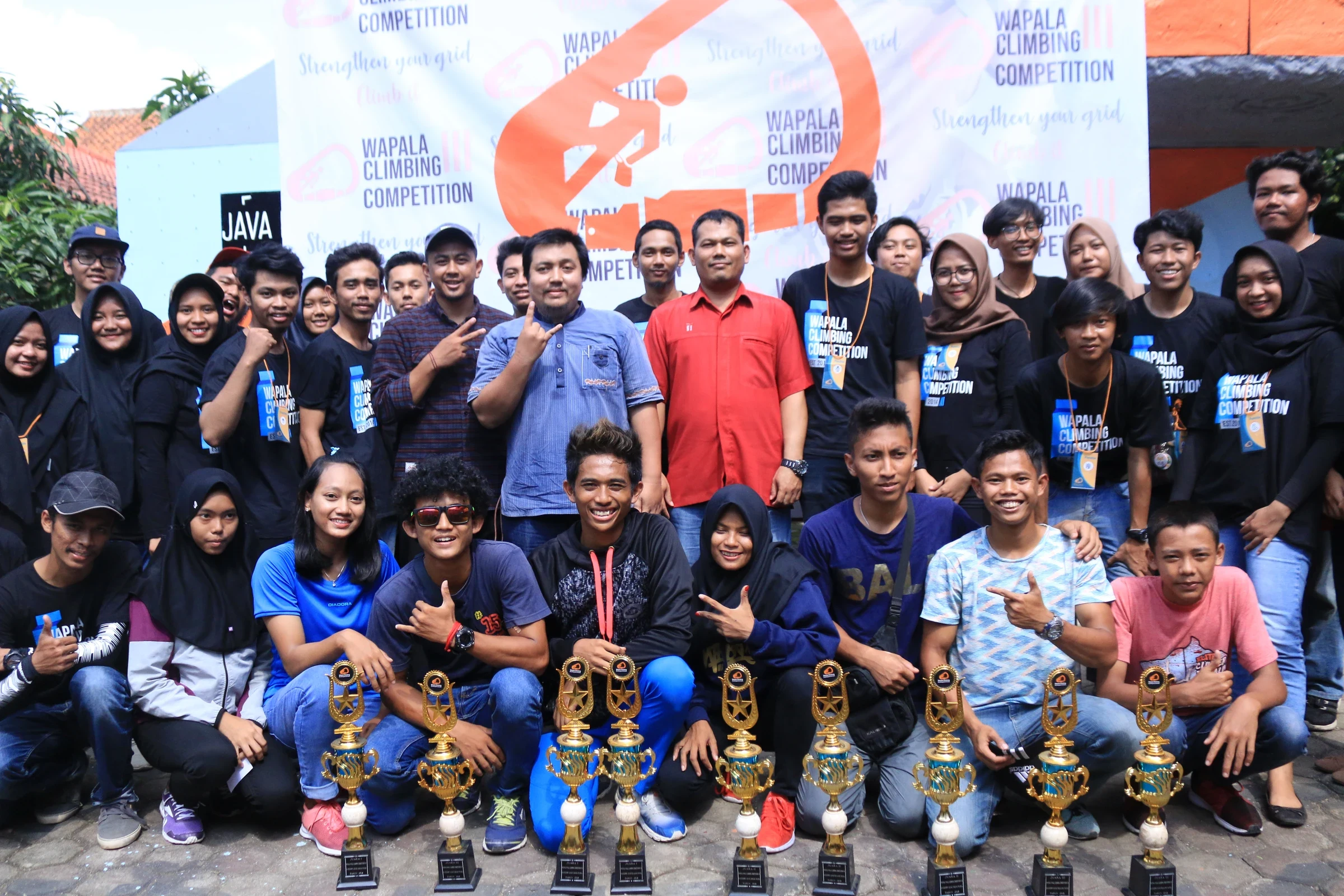 Wapala Climbing Competition (WCC) 2017 yang diselenggarakan oleh WAPALA Telkom University Purwokerto sebagai ajang kompetisi panjat tebing untuk mengembangkan kemampuan teknis, menjunjung tinggi sportivitas, dan mempererat tali persaudaraan antar peserta.