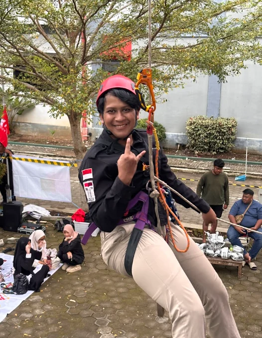 Kegiatan Fun Climbing Berhadiah dalam rangka HUT WAPALA XXI. Melalui kegiatan ini, peserta diajak merasakan pengalaman panjat tebing sekaligus menikmati berbagai hadiah menarik.