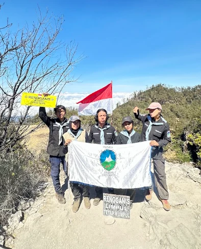Ekspedisi Argopuro merupakan kegiatan eksplorasi yang meliputi pengamatan dan dokumentasi flora serta fauna yang ditemui selama perjalanan, sekaligus penelusuran jejak sejarah dan cerita yang melekat pada kawasan Argopuro.